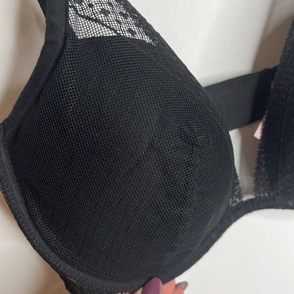 Victoria’s Secret Plunge Solid Black Lace Bra - Picture 2 of 9